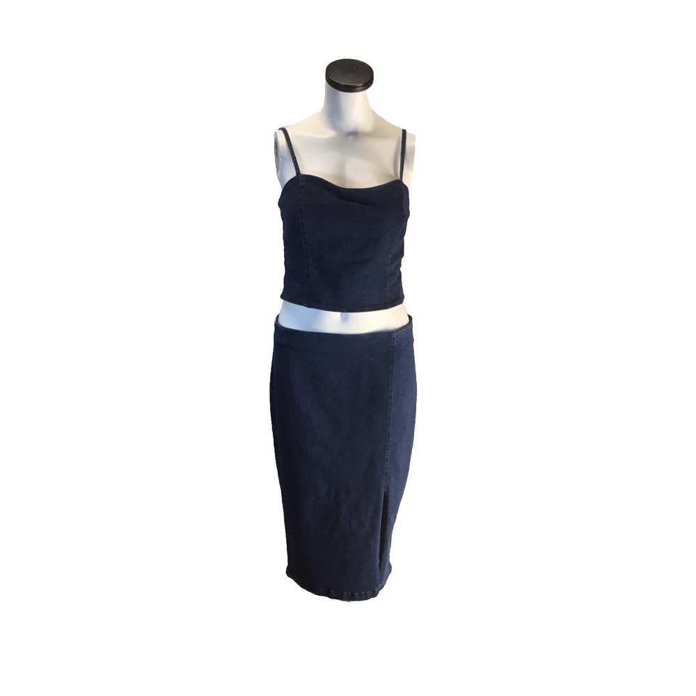 NWT‎ Belle Vere Denim Skirt W/ Crop Top Size Medium.